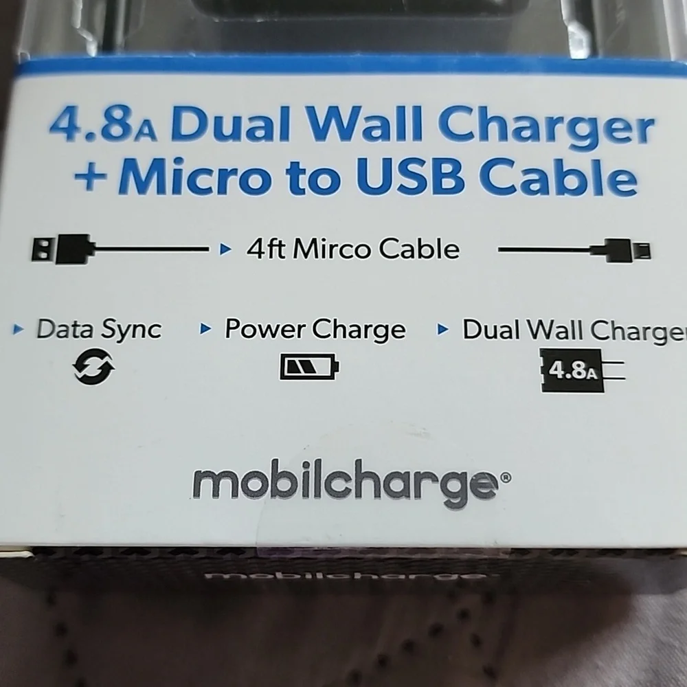 Mobilcharge Dual Wall Charger with Micro USB Cable